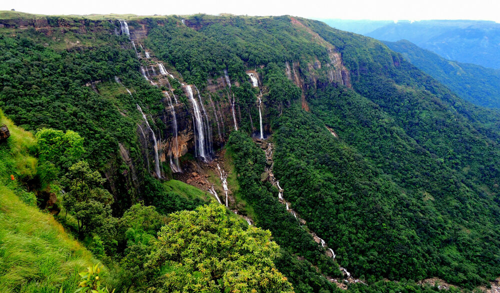 Nohsngithiang Falls