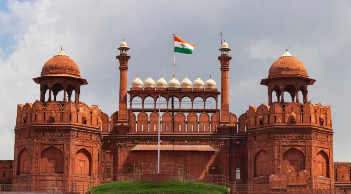 Guide to Red Fort in Delhi: About, History, Importance | AbhiBus Travel ...